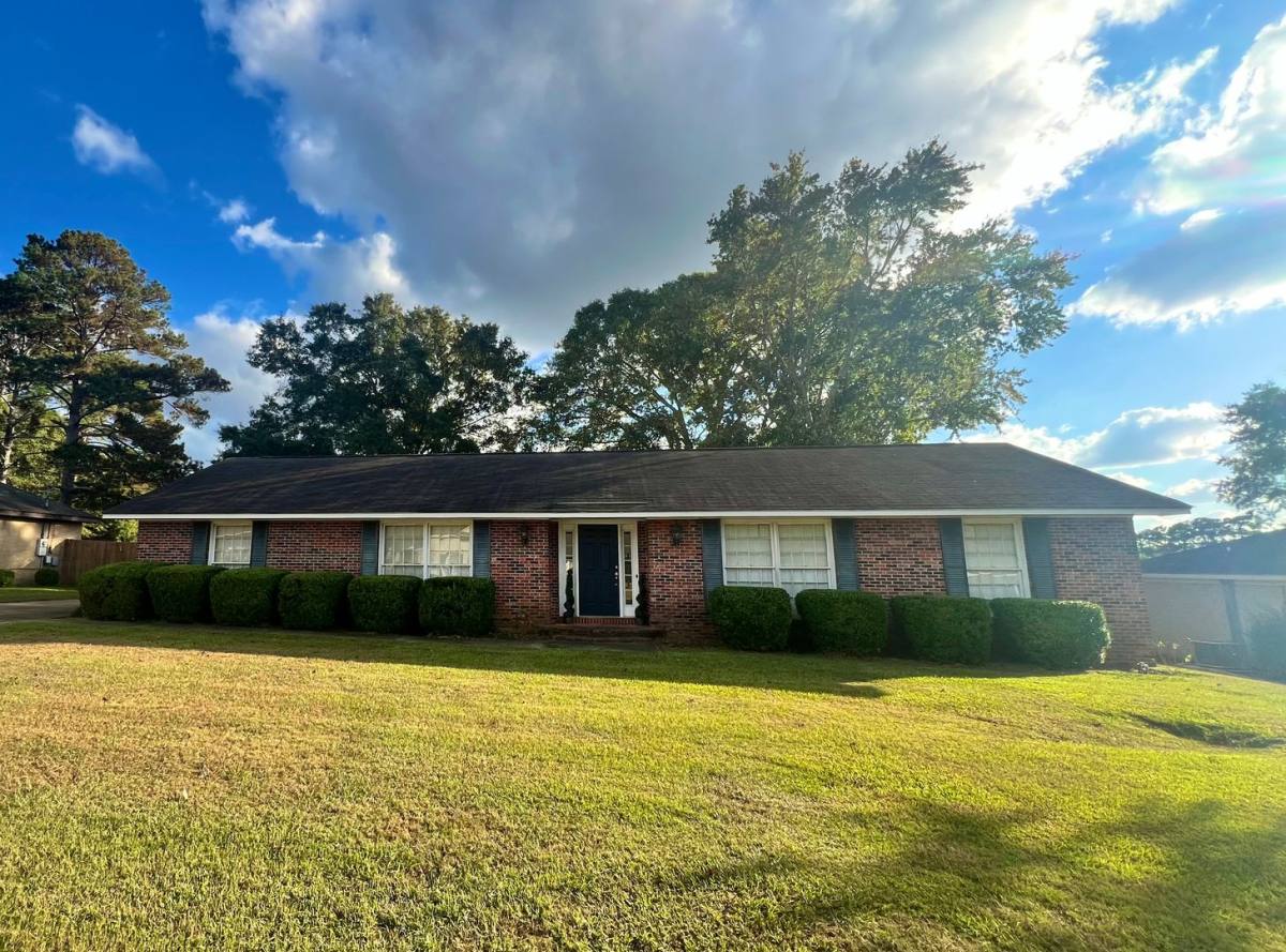 House for rent at 107 Hampton Ave, Troy, AL 36081
