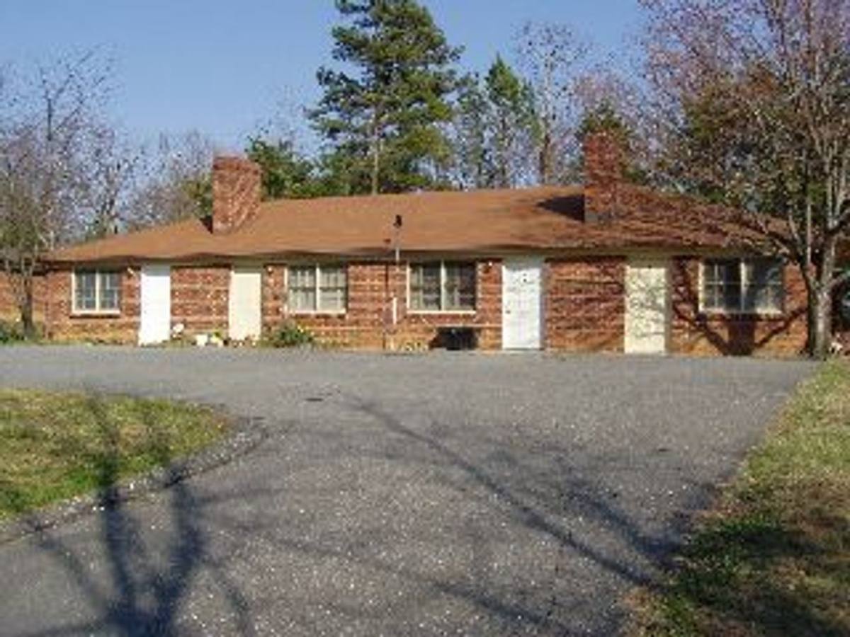 Apartment for rent at 137 Oak Hill Dr, Lynchburg, VA 24502