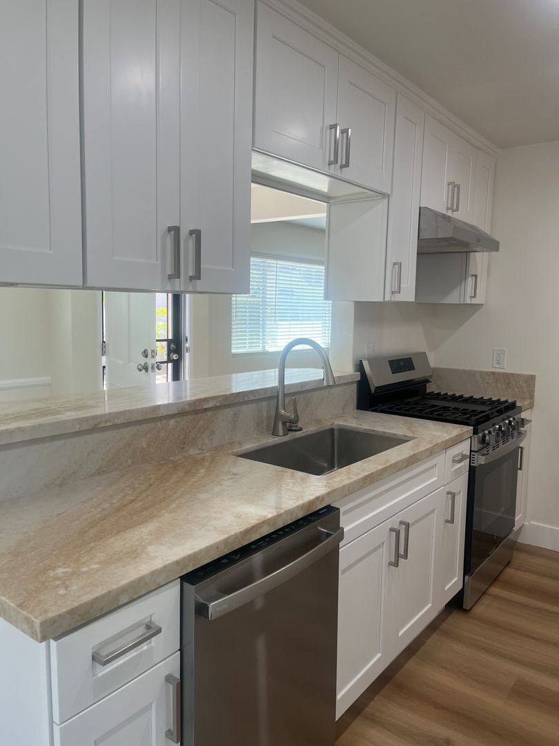 Apartment for rent at 7931 Ronald Dr, Huntington Beach, CA 92647