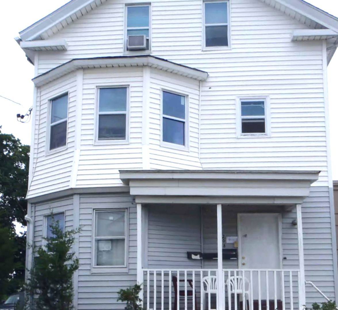 Apartment for rent at 208 Sherburne St, Providence, RI 02905