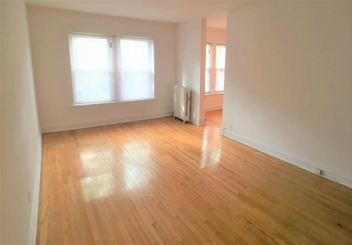 Apartment for rent at 1060 W Cornelia Ave #1, Chicago, IL 60657