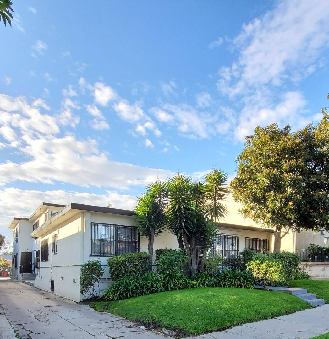 Apartment for rent at 823 N Alta Vista Blvd, Los Angeles, CA 90046