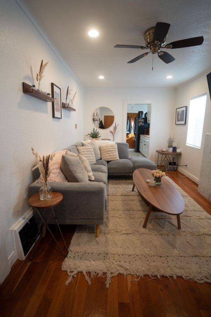 Apartment for rent at 2840 S Mansfield Ave, Los Angeles, CA 90016