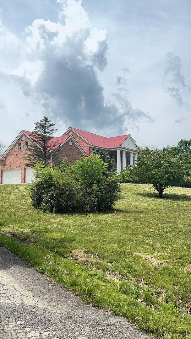 House for rent at 129 Purvis Rd, Butler, PA 16001