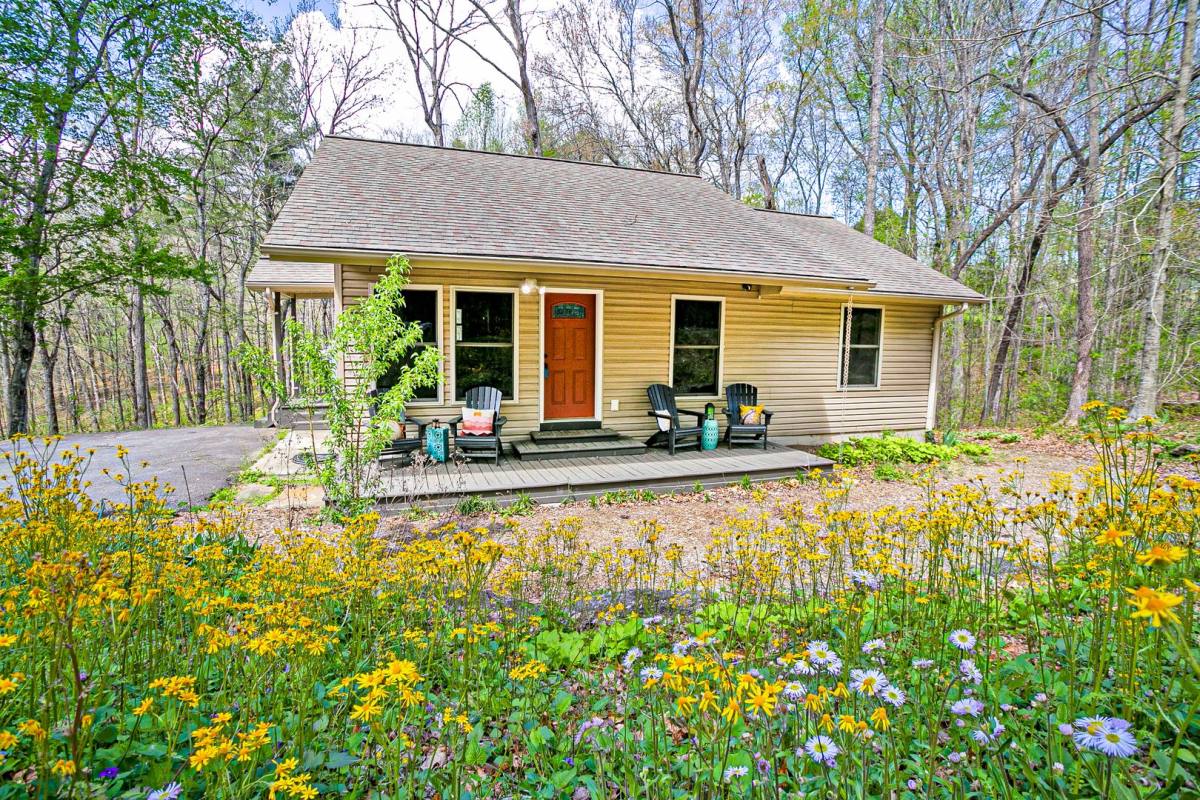 House for rent at 46 Madison Heights Dr, Brevard, NC 28712