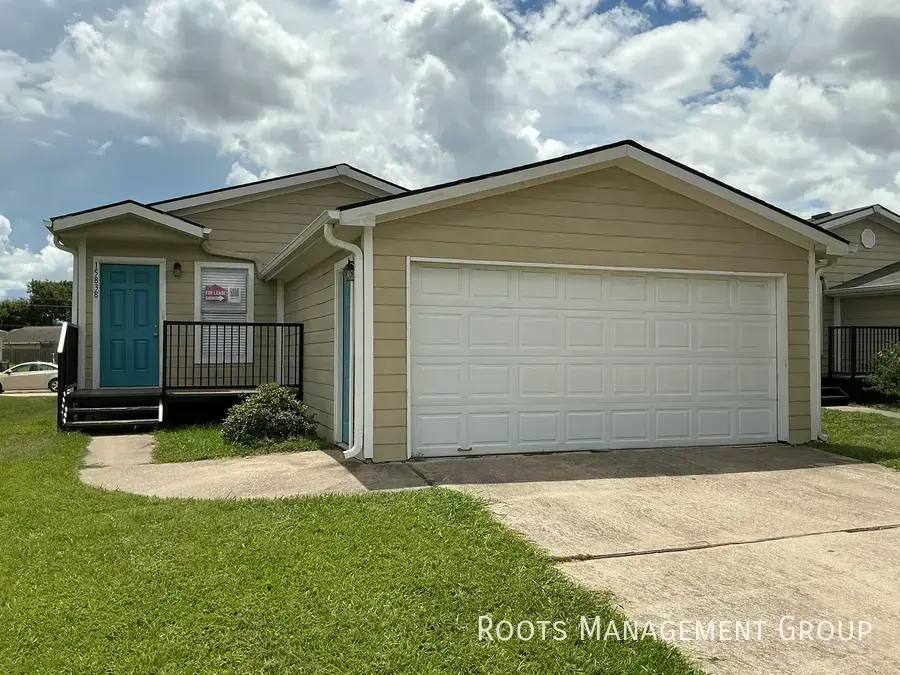 Apartment for rent at 15838 Reddy Lane #15838R, Houston, TX 77053