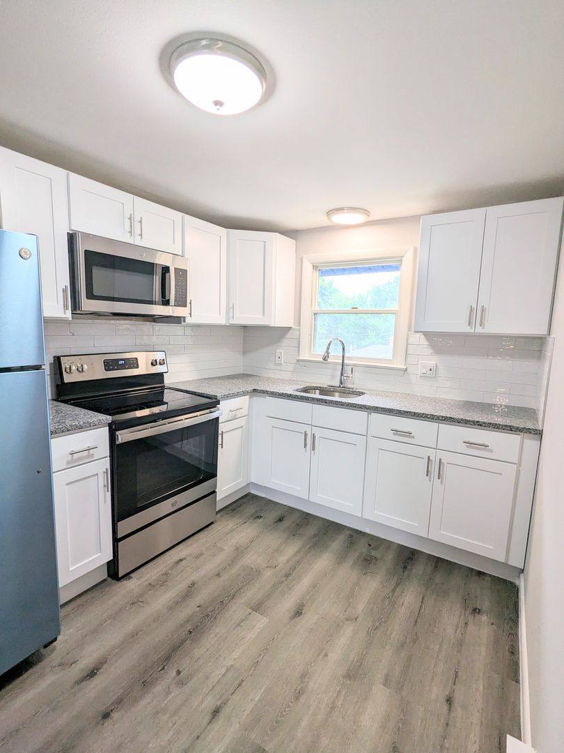 Apartment for rent at 28 Wesley St, Waterbury, CT 06708