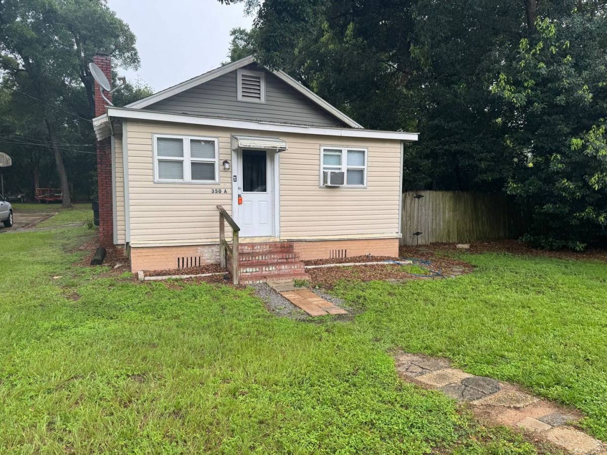 Townhouse for rent at 350 S M St, Pensacola, FL 32502