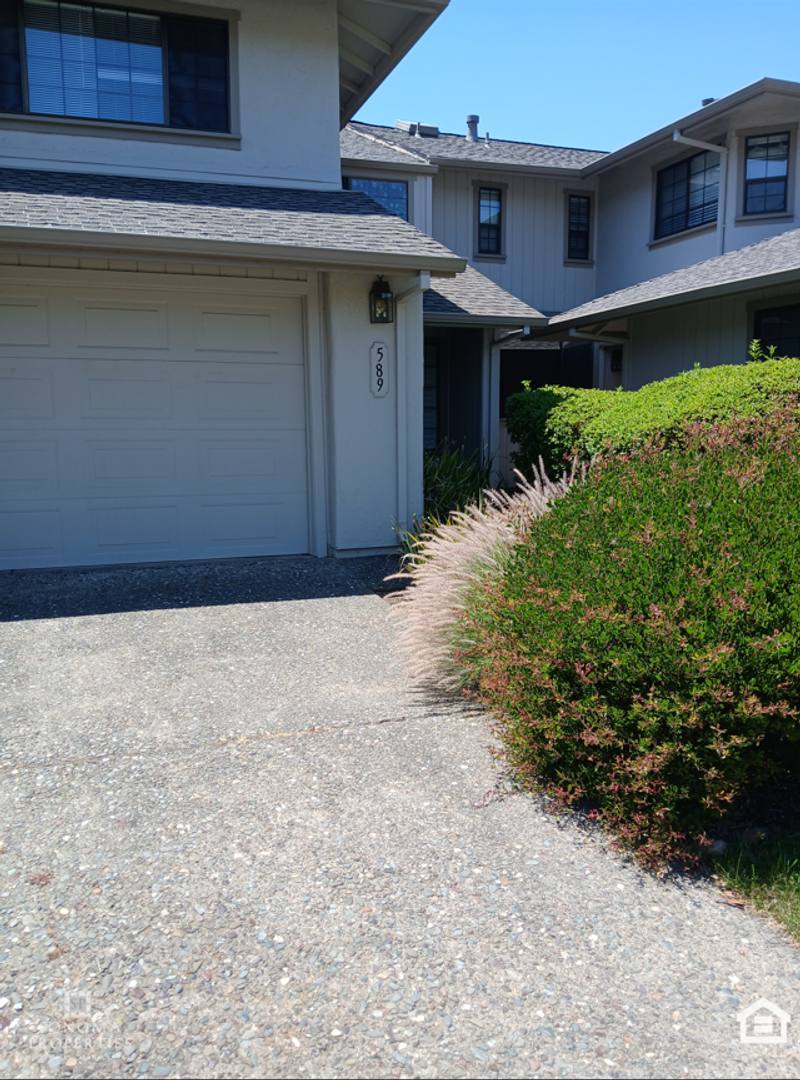 Townhouse for rent at 589 6th St W, Sonoma, CA 95476