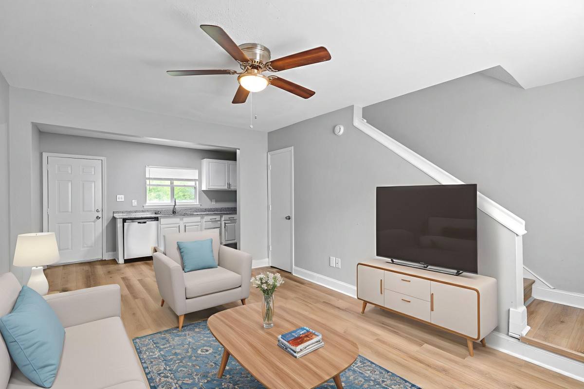 Apartment for rent at 305 W Coosa St, Sylacauga, AL 35150