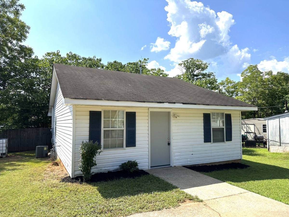 House for rent at 68 Murray St, Newnan, GA 30263