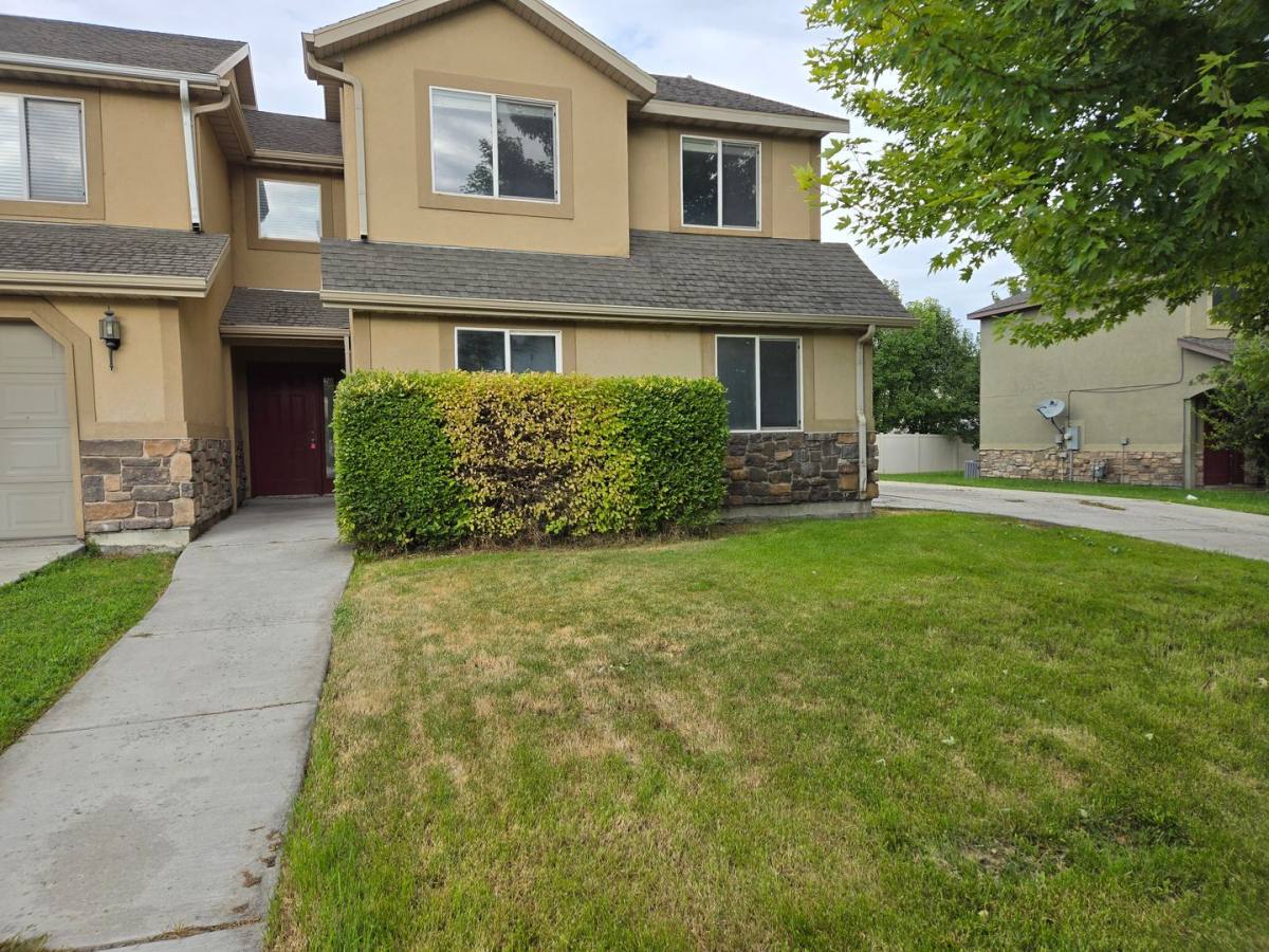 Townhouse for rent at 192 S 1100 W, Springville, UT 84663