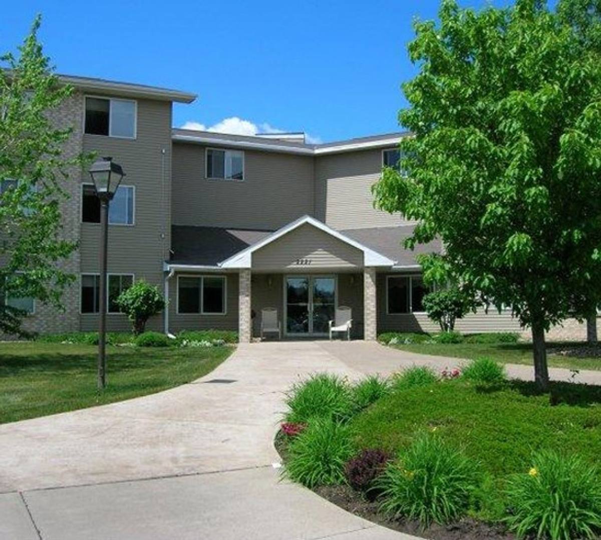 Apartment for rent at 2221 Hanley Rd, Hudson, WI 54016