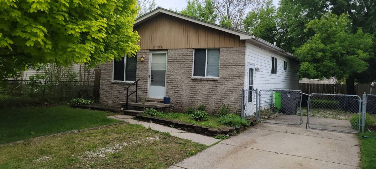 House for rent at 21276 Abrahm St, Clinton Township, MI 48035
