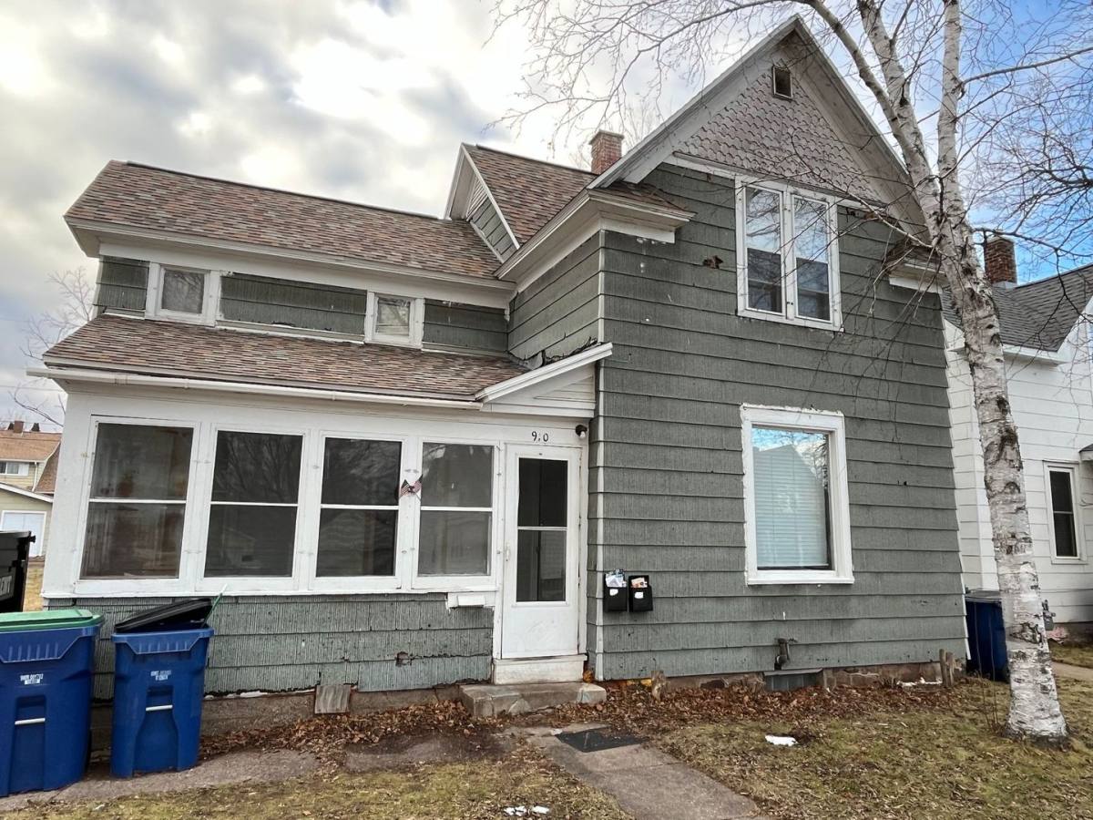 Apartment for rent at 910 S 6th Ave, Wausau, WI 54401