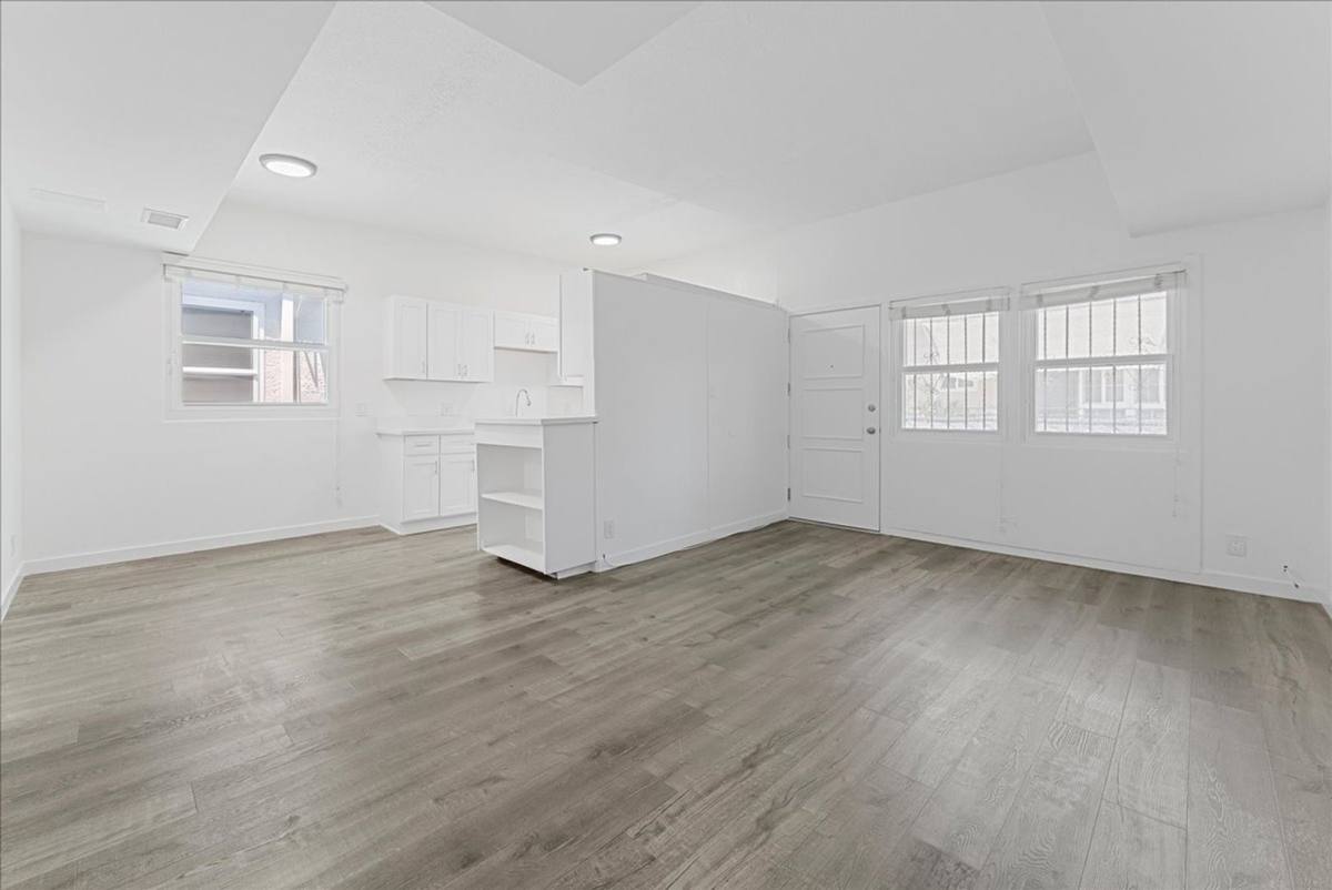 Apartment for rent at 10223 Crenshaw Blvd #5, Inglewood, CA 90303
