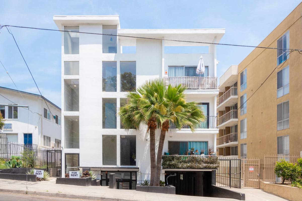 Apartment for rent at 1626 N Fuller Ave, Los Angeles, CA 90046