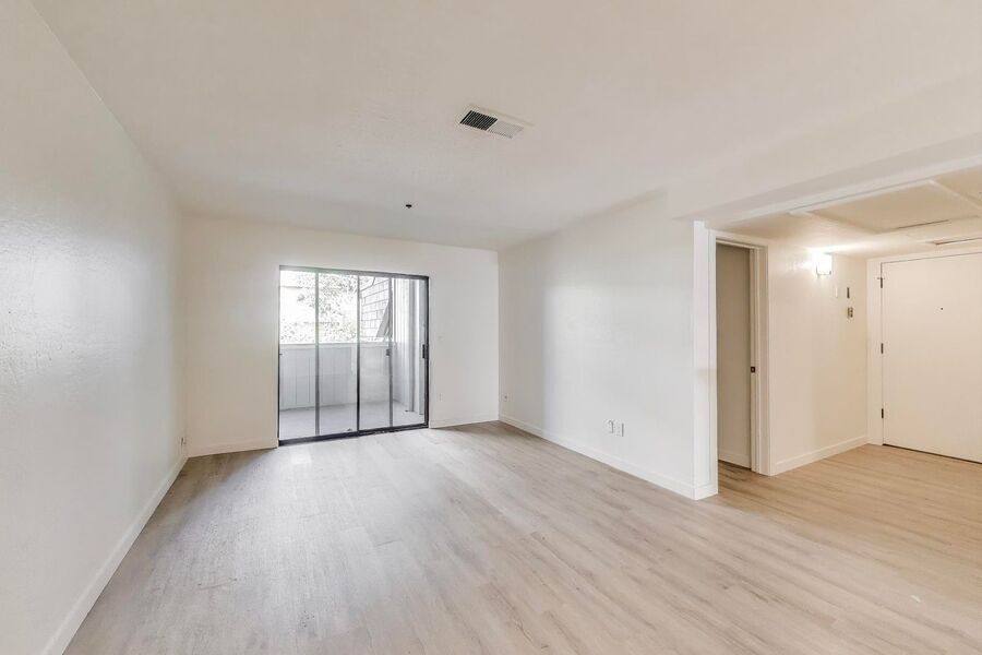 Apartment for rent at 95 41st St #302, Oakland, CA 94611