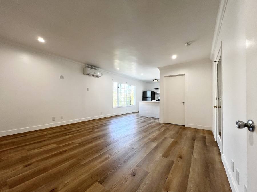 Apartment for rent at 1008 N Stanley #6, Los Angeles, CA 90046