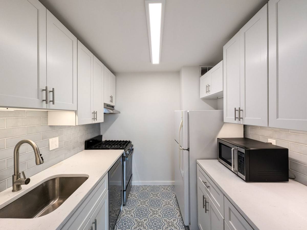 Condo for rent at 1900 Lyttonsville Rd #1302, Silver Spring, MD 20910