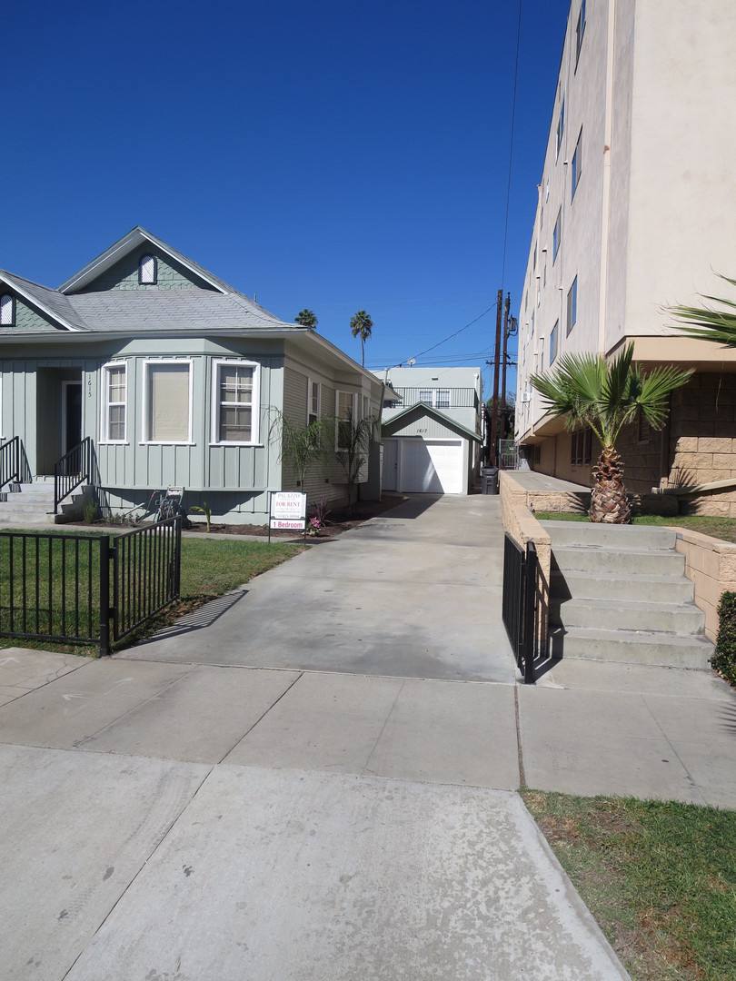 Apartment for rent at 1615-1617 E Appleton St, Long Beach, CA 90802