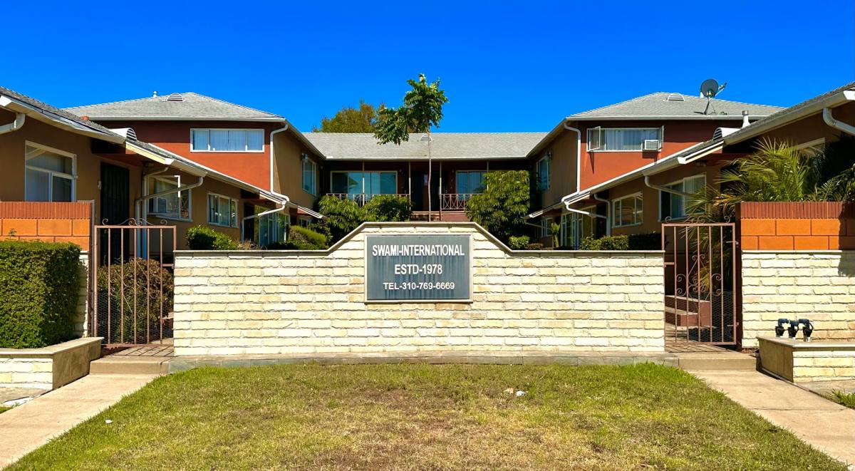 Apartment for rent at 15610 S Normandie Ave, Gardena, CA 90247
