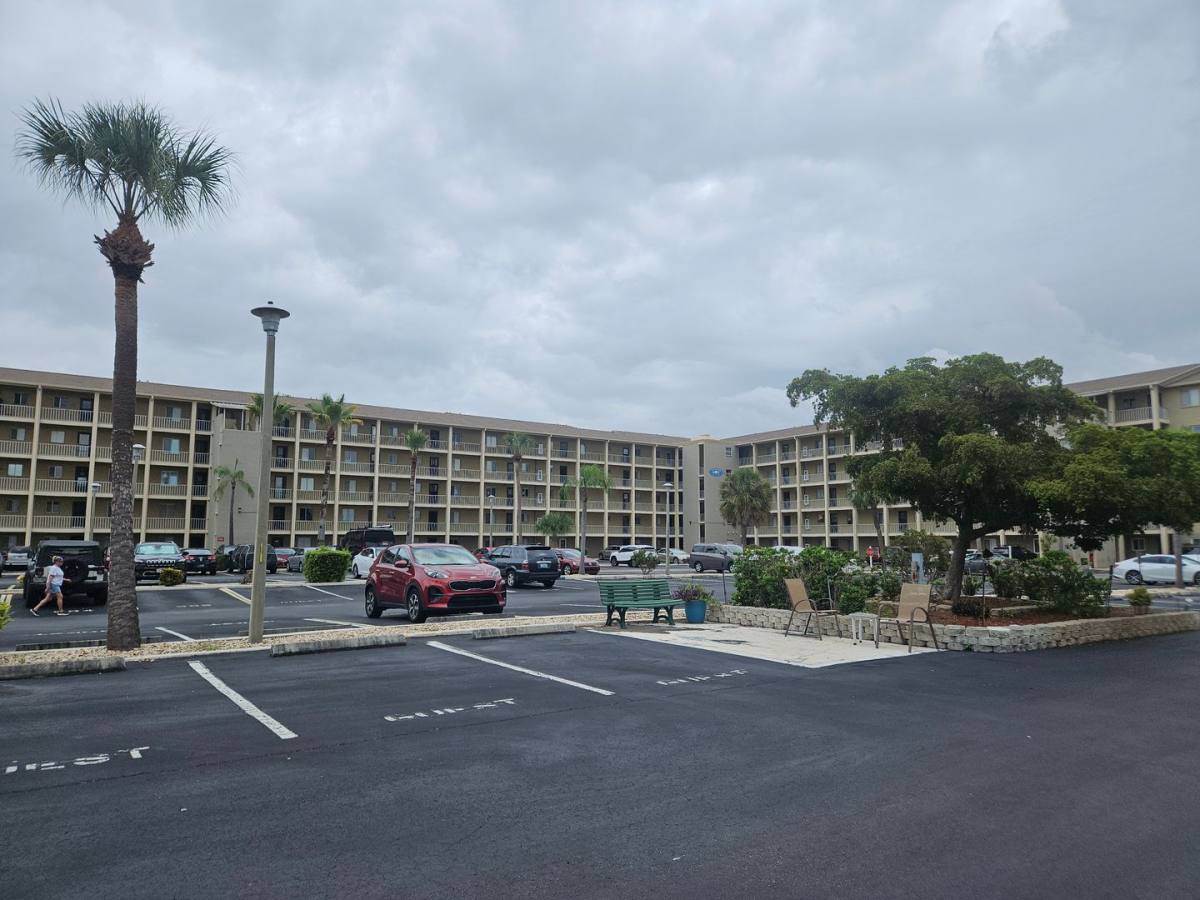 Condo for rent at 3592 Lake Bayshore Dr, Bradenton, FL 34205