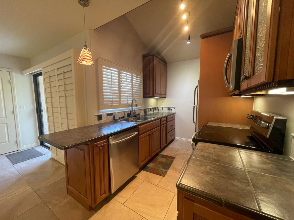 Condo for rent at 5300 E Waverly Place #M4113, Palm Springs, CA 92264