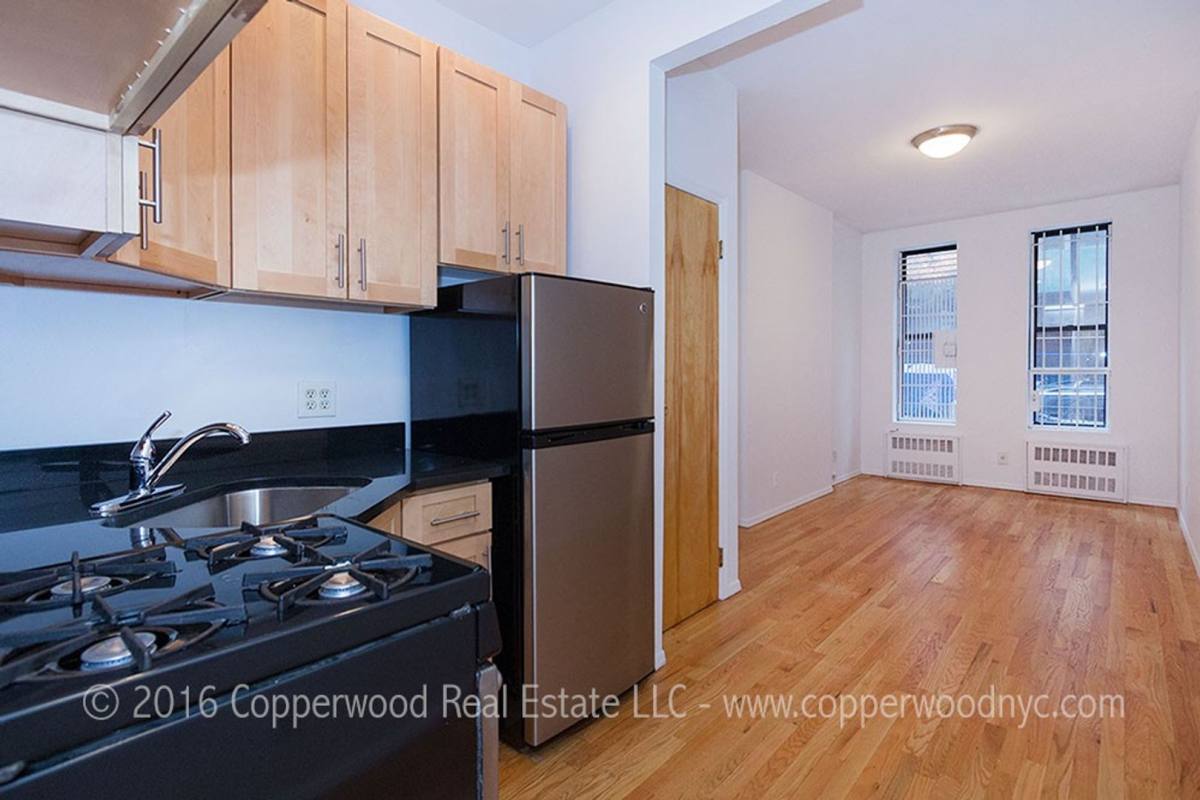 Apartment for rent at 172 E 82nd St, New York, NY 10028