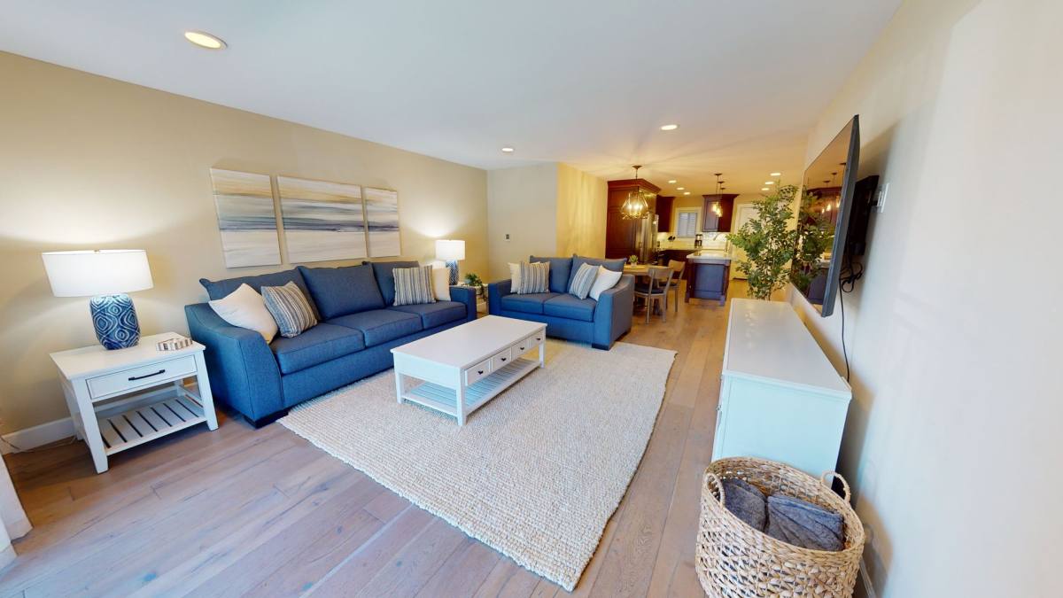 Apartment for rent at 935 D Ave, Coronado, CA 92118