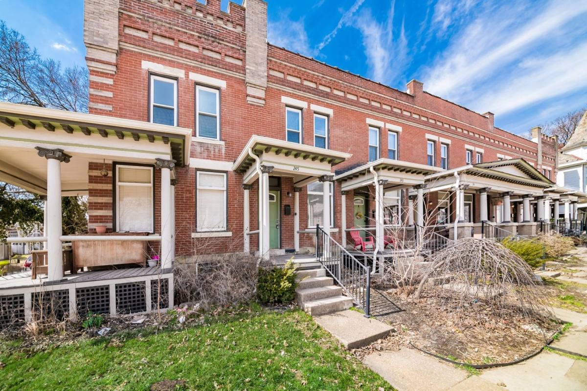 Apartment for rent at 245 Miller Ave, Columbus, OH 43205