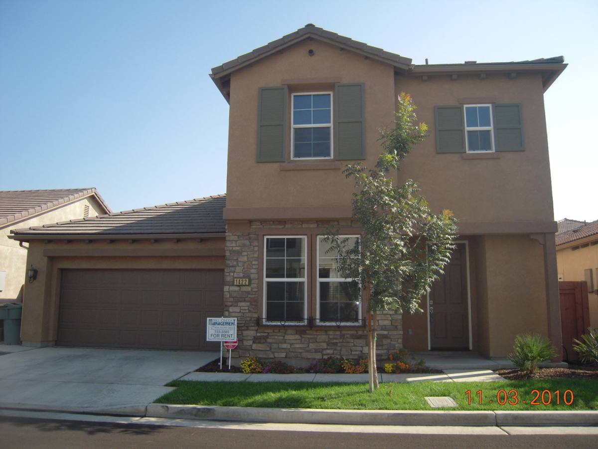 House for rent at 1422 N Selva, Visalia, CA 93291