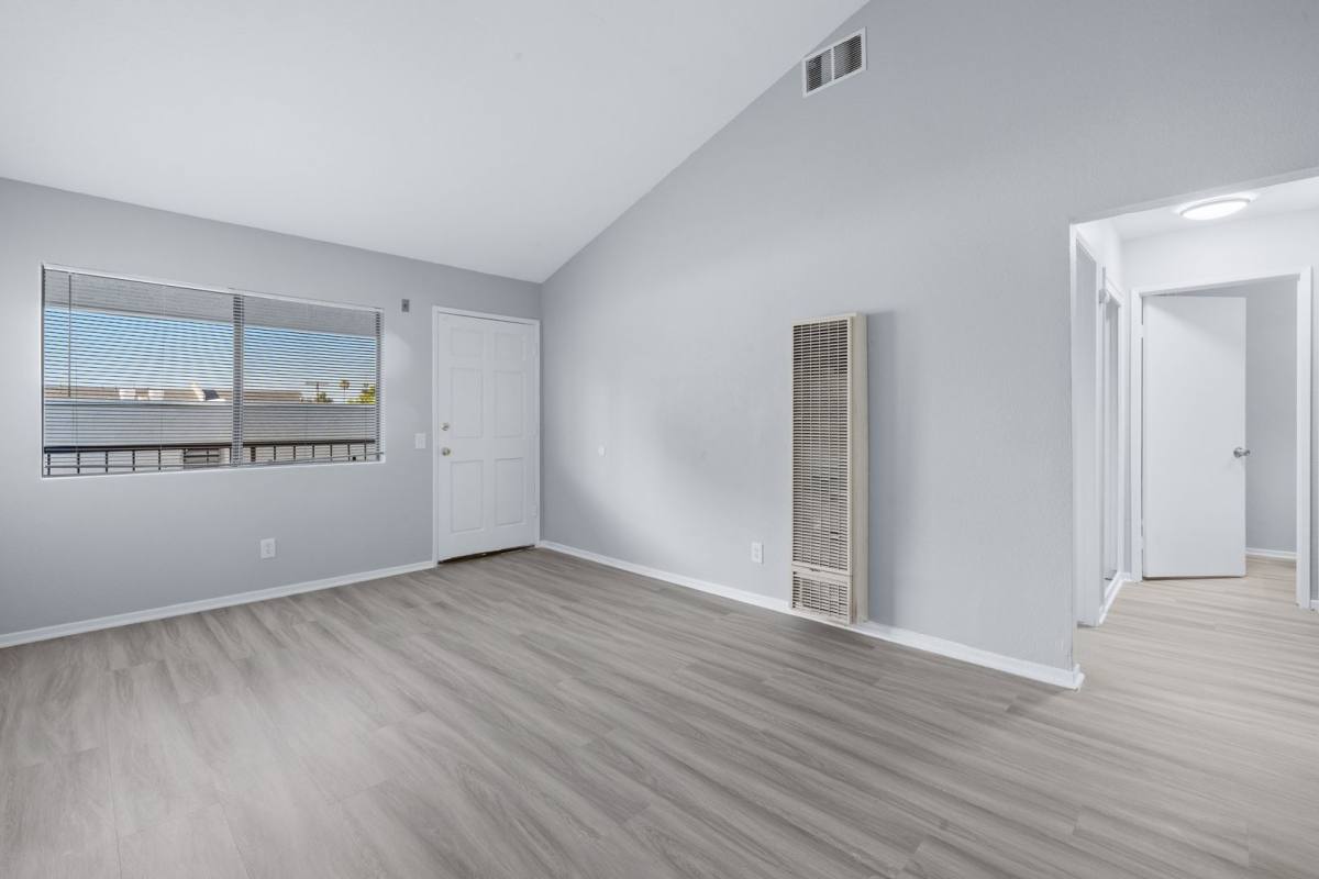 Apartment for rent at 1026 Roswell Ave, Long Beach, CA 90804