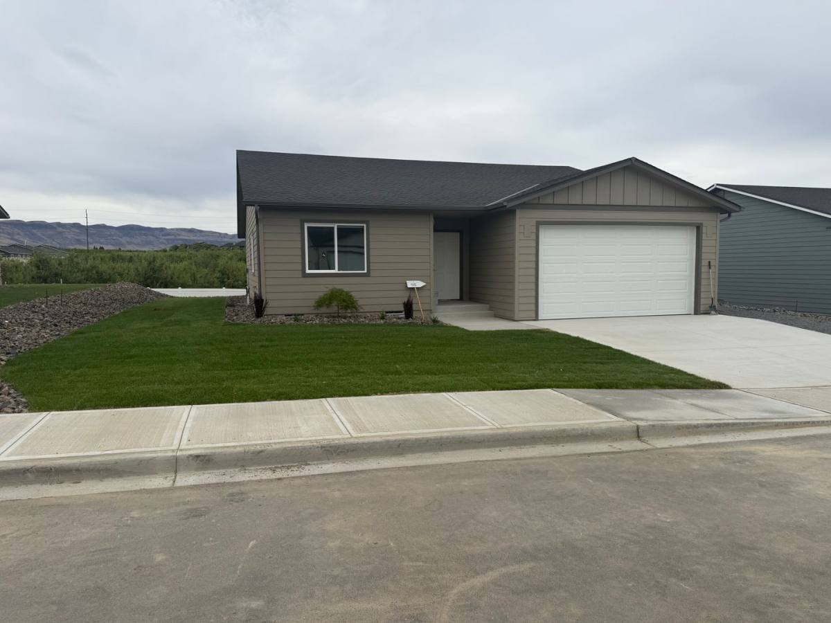 House for rent at 335 S Newton Ave, East Wenatchee, WA 98802