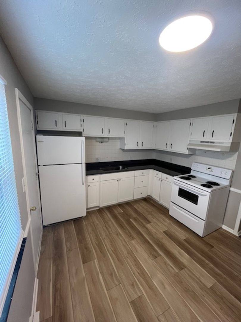 Apartment for rent at 227 Edwin St, Hartville, OH 44632