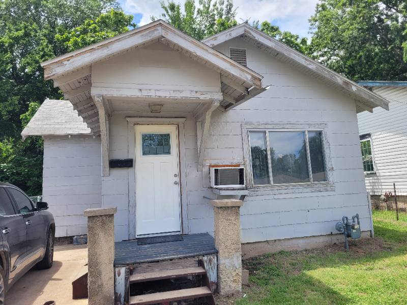 House for rent at 208 N Franklin Ave, Sand Springs, OK 74063