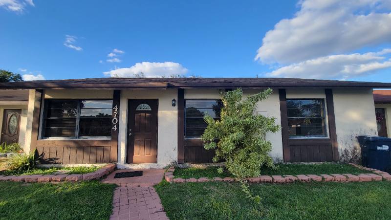 Townhouse for rent at 4704 SW 136 Place, Miami, FL 33175