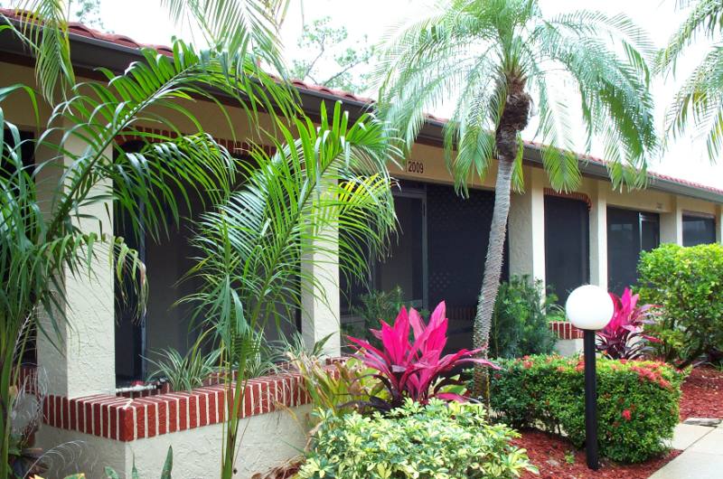 Apartment for rent at 2009 Pine Isle Lane, Naples, FL 34112