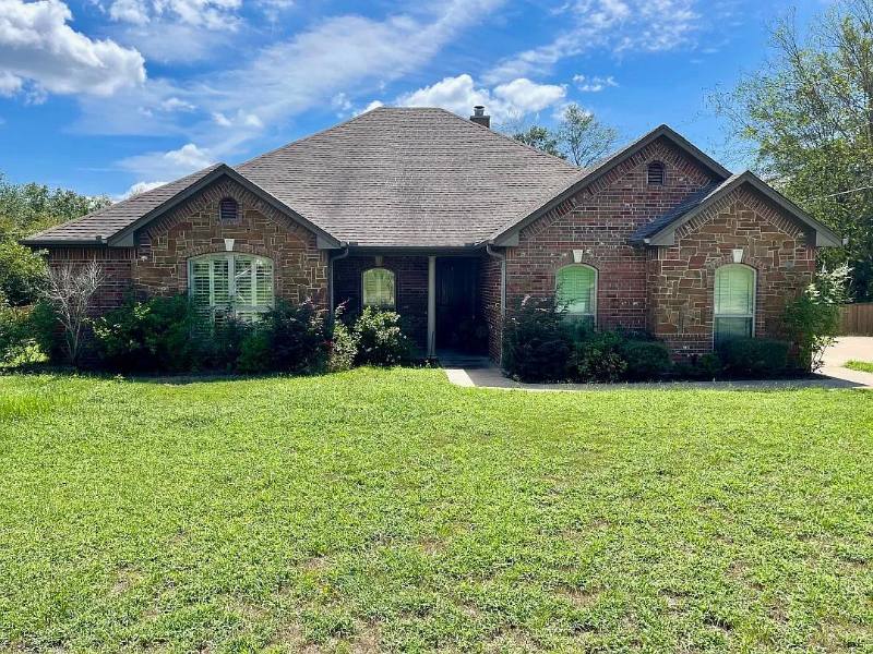 House for rent at 120 Towering Oaks Lane, Longview, TX 75602