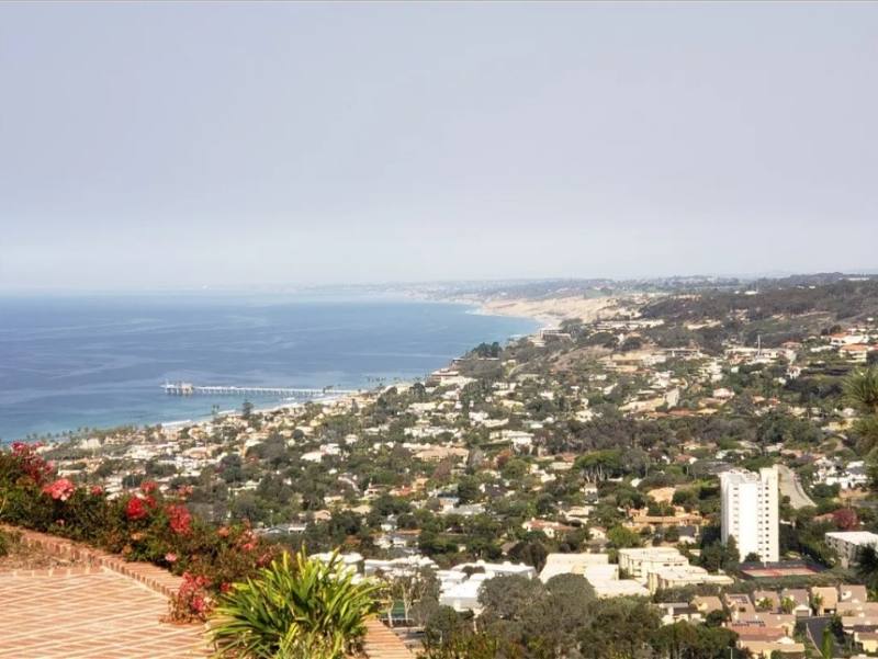 House for rent at 7311 Rue Michael, La Jolla, CA 92037
