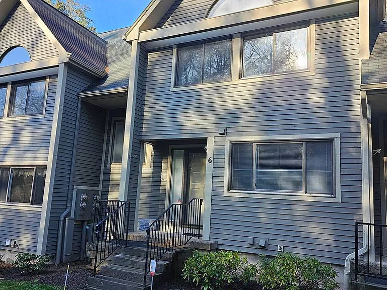 Townhouse for rent at 6 River View, Avon, CT 06001