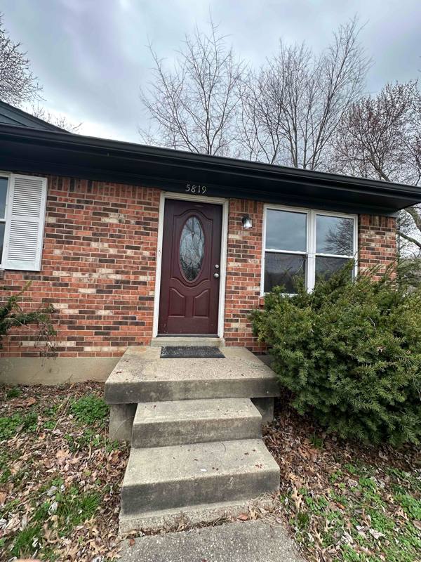 House for rent at 5819 Medtree Place, Louisville, KY 40229