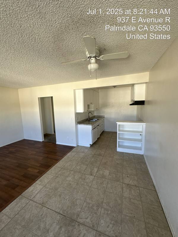 Apartment for rent at 937 E Ave R #24, Palmdale, CA 93550