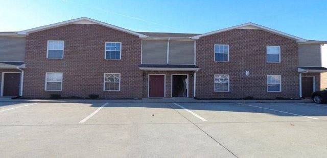 Townhouse for rent at 812B Oak Arbor Court, Clarksville, TN 37040
