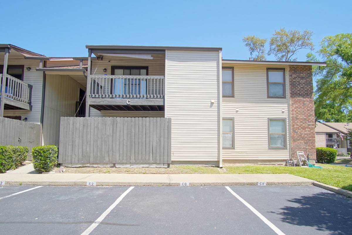 Condo for rent at 2201 Scenic Highway C2, Pensacola, FL 32503