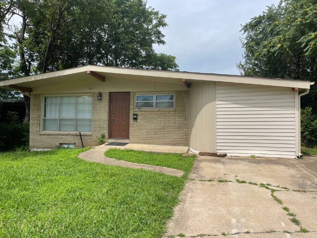 House for rent at 5430 N Frankfort Place, Tulsa, OK 74126