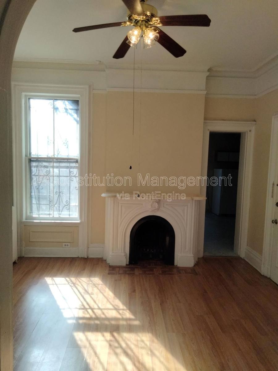 Apartment for rent at 415 Wethers Field Ave #1S, Hartford, CT 06114