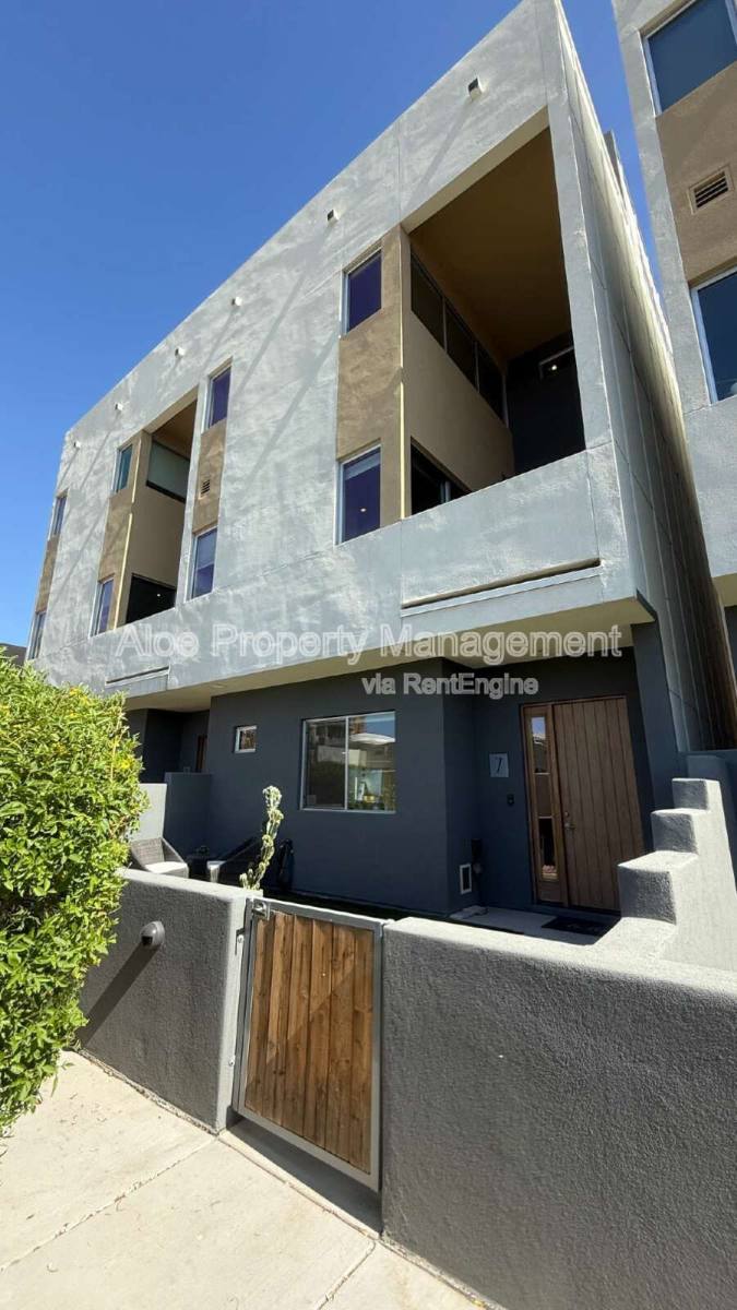 Apartment for rent at 3150 E Glenrosa Ave #7, Phoenix, AZ 85016