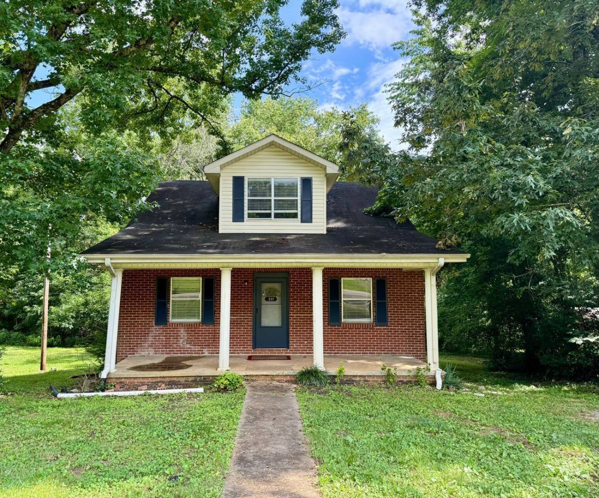 Apartment for rent at 237 County Rd #457, Florence, AL 35633