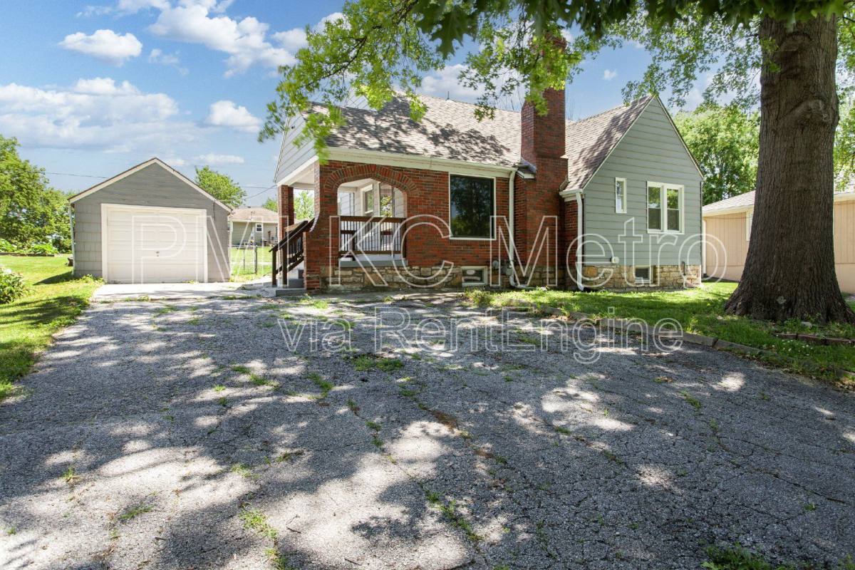 House for rent at 8201 NW Highway 9, Kansas City, MO 64152